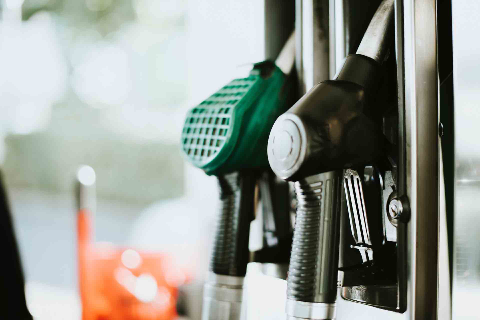 How to Frugally Cut Fuel Cost of your Car?