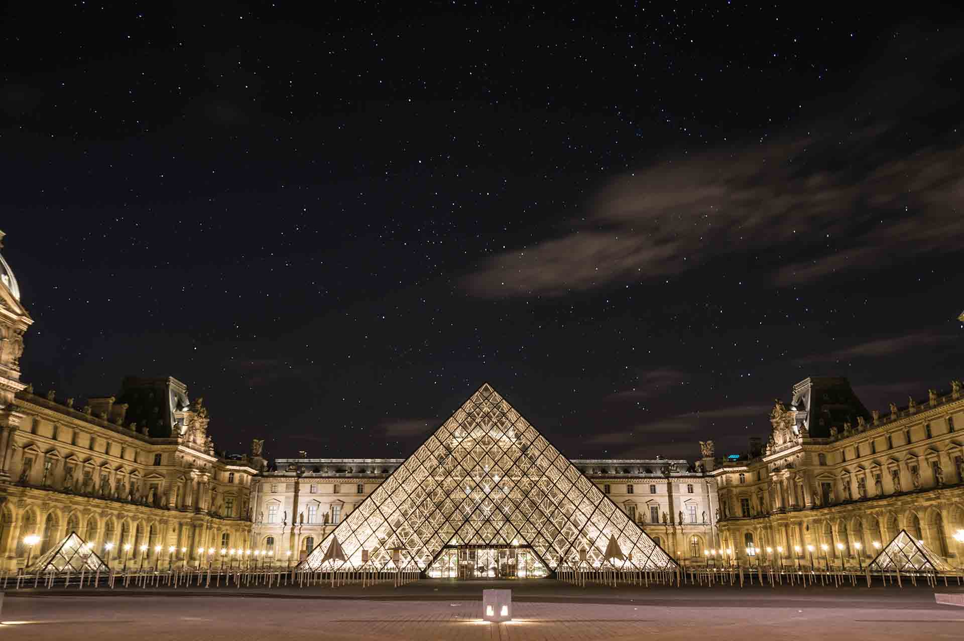 Visit The Louvre for Free On Saturday Nights, In 2019